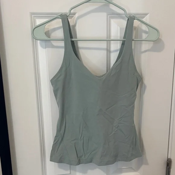 Lulu align tank - Picture 3 of 5